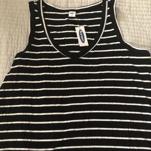 NWT Old Navy black and white striped V-neck sleeveless top size small